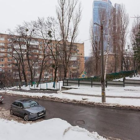 Апартаменты Дворец Спорта Kijev Kültér fotó